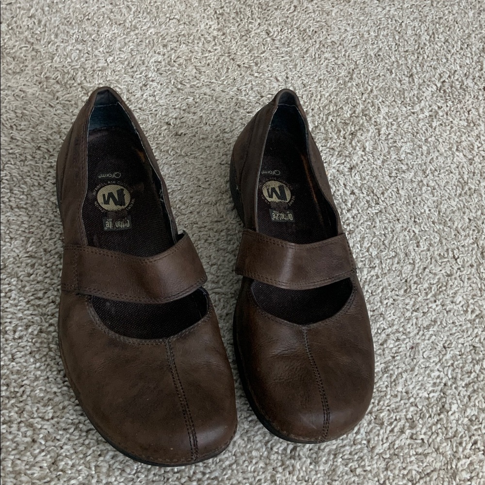 Merrell brown leather Mary Jane shoes Size 7